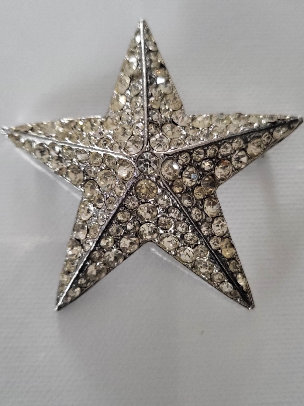 Rhinestone Star Brooch - Silver Tone